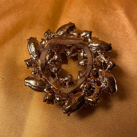 Scarf Clip gold colored w/colored rhinestones on bottom & clear rhinestone leaf - Picture 3 of 6